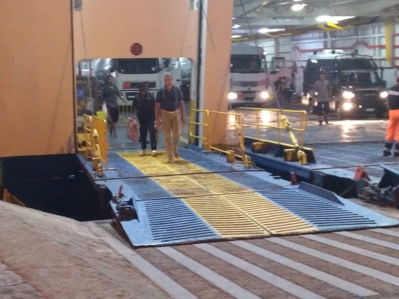 Lo sbarco dei migranti della Open Arms a Porto Empedocle  2