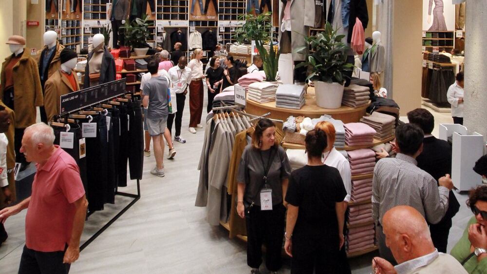 Noi, popolo di Uniqlo uniti dallo shopping che è diventato rituale