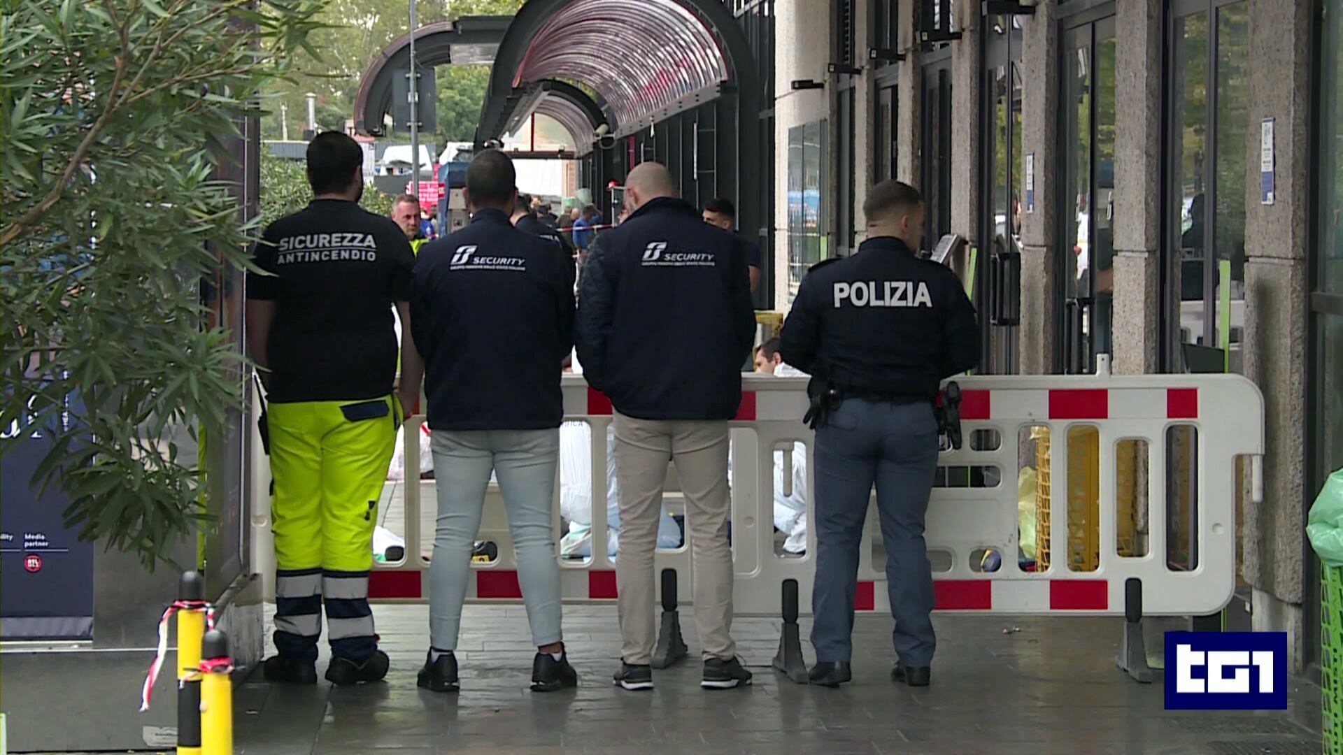 "Omicidi polizieschi". Gli antagonisti difendono il maliano che voleva accoltellare gli agenti a Verona