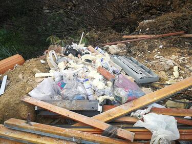 Andria, le immagini della discarica a due passi dal centro abitato 4