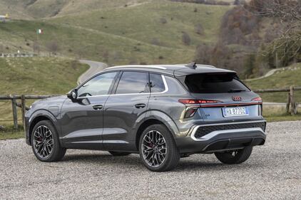 Audi Q3 e-hybrid: guarda la gallery 8
