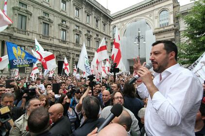 La Lega scende in piazza a Milano 7
