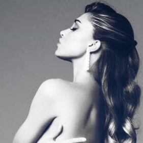Belen Rodriguez: boss in intimo per il suo nuovo ristorante 4
