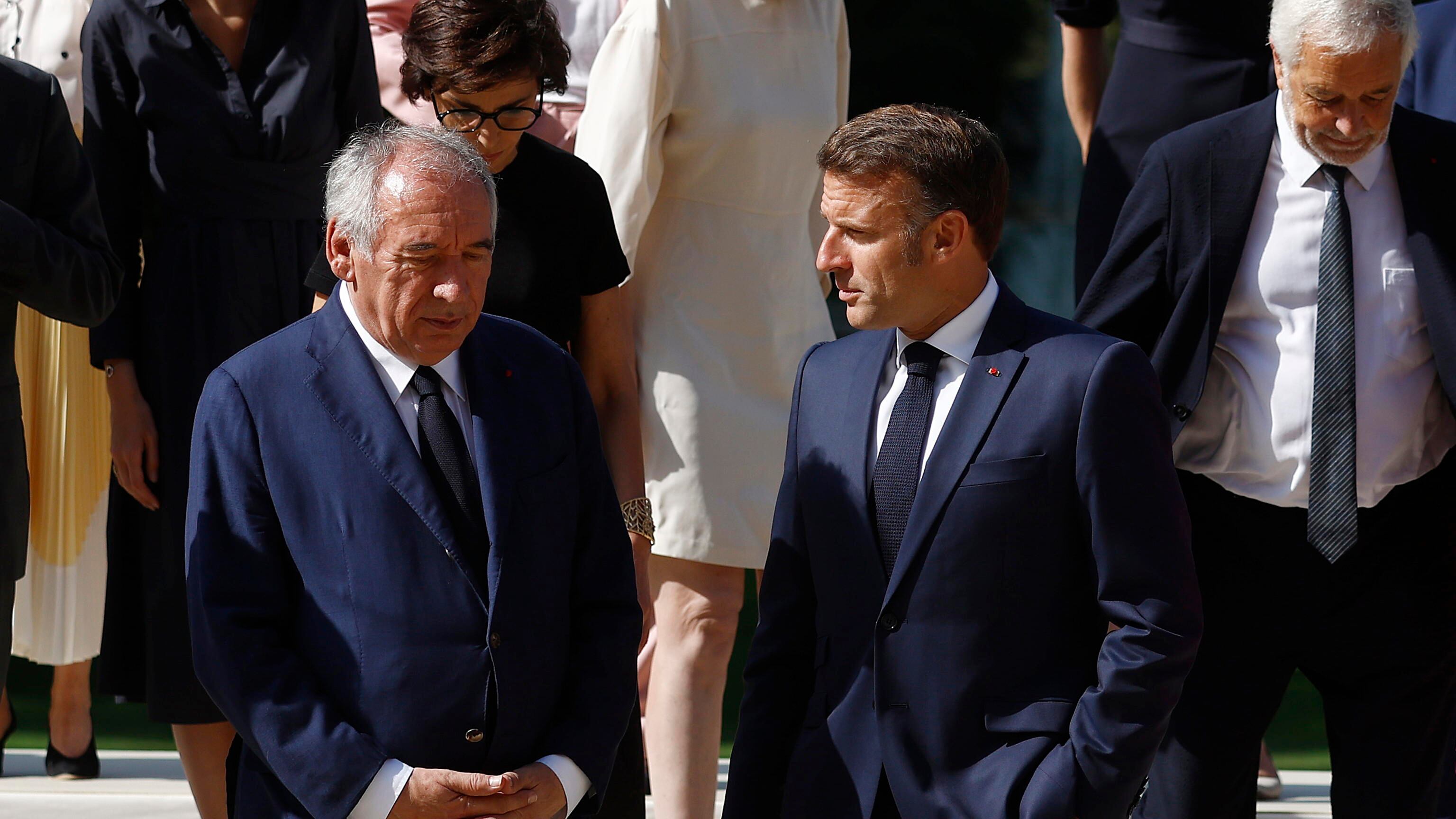 L'accordo sui dazi scatena la rabbia di Francia e Germania. Parigi: "Ue sottomessa a Trump"
