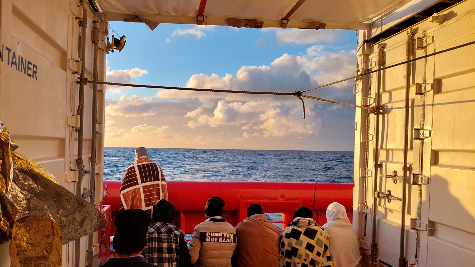 Ocean Viking sbarca a Pozzallo: "I Comuni di frontiera sempre più soli"