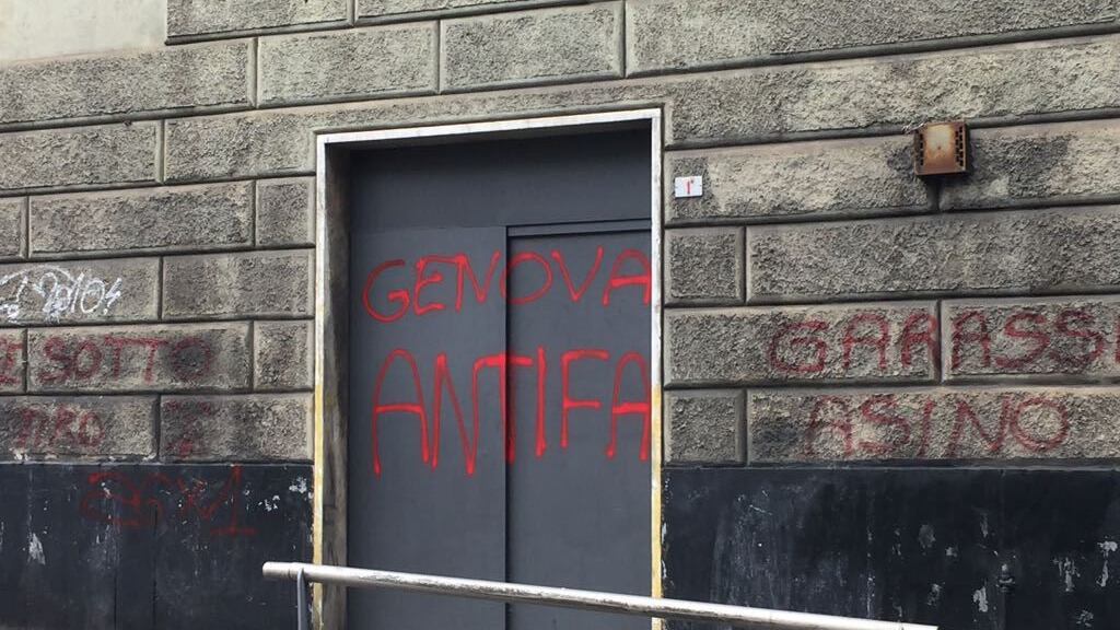 Genova, imbrattarono la sede di Lealtà e Azione: denunciati 4 antifascisti