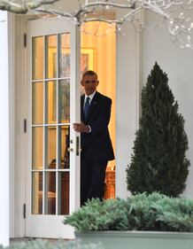 Barack Obama lascia lo studio ovale della Casa Bianca 2