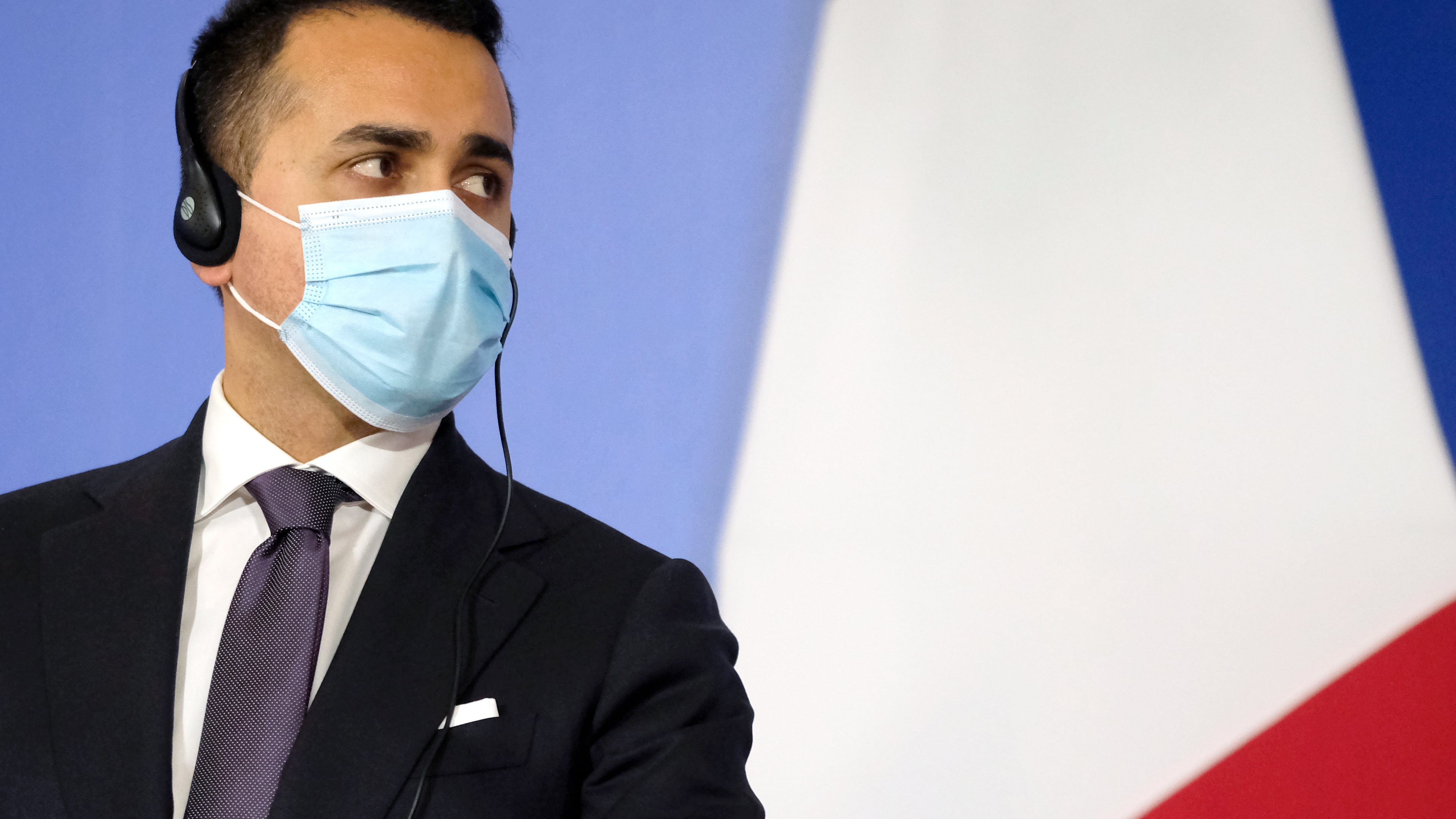 Rousseau avvia raccolta fondi per sopravvivere