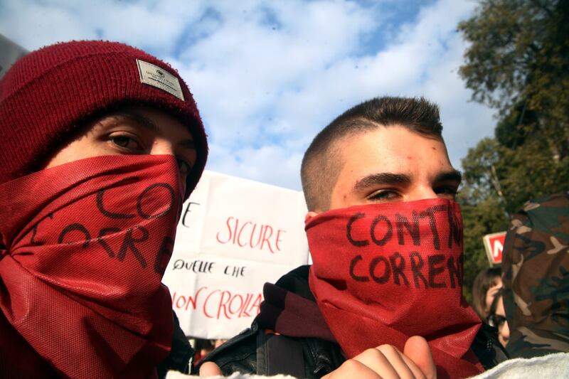 La manifestazione di Milano: "Uccidere Salvini non è reato" 1