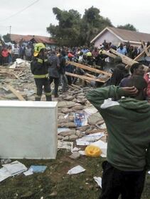 Nairobi, crolla una scuola 4