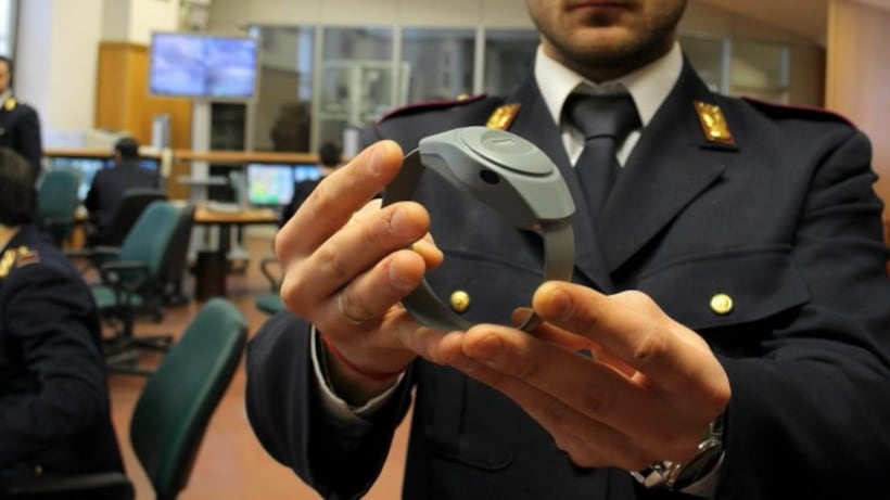"Meglio in carcere che con mia moglie". Ed evade dai domiciliari
