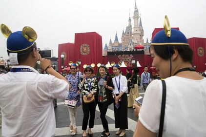 Shangai, apre il primo Disneyland cinese  14