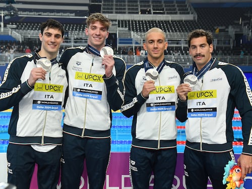 Una staffetta d'argento con la sorpresa Cina