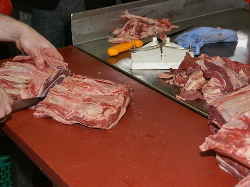 Salerno, sequestrati 150 chili di carne pericolosa per la salute dei consumatori