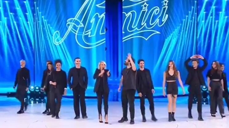Il serale di "Amici" anticipato a stasera? Le indiscrezioni