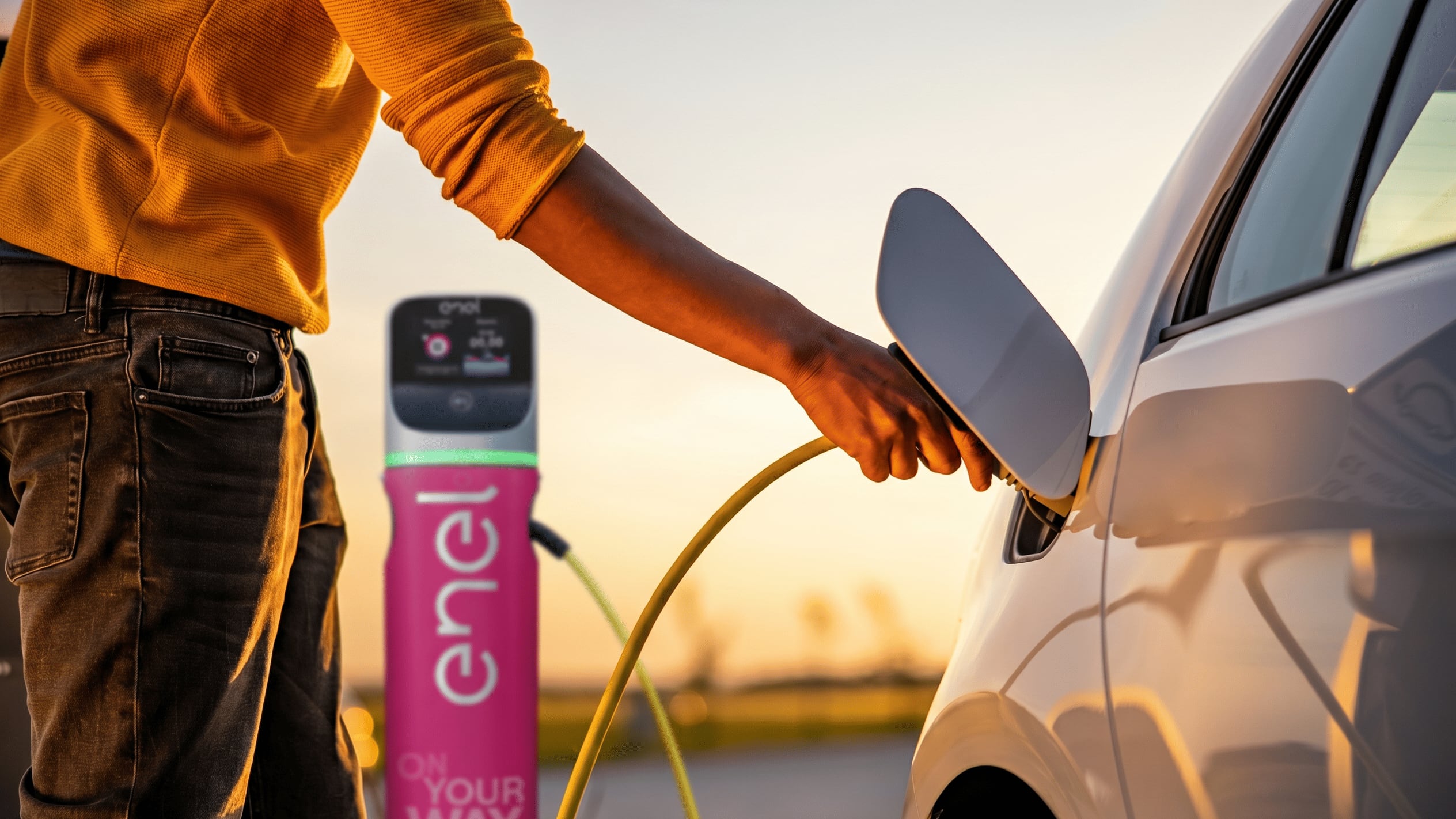 Ricaricare l'auto elettrica: la guida completa all'ecosistema Enel
