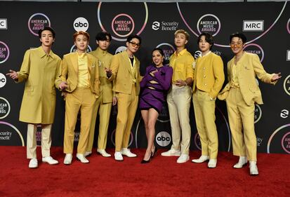 L'assalto al mondo della Corea, BTS vincitori di tre categorie agli AMAs 12