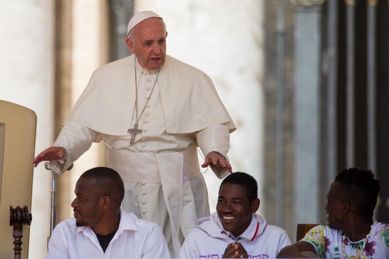 Papa Francesco con gli immigrati in San Pietro 12