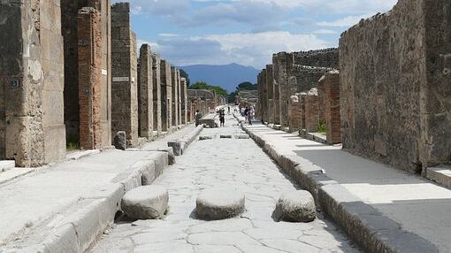 Tragedia a Pompei: turista inglese colto da malore muore durante visita agli Scavi