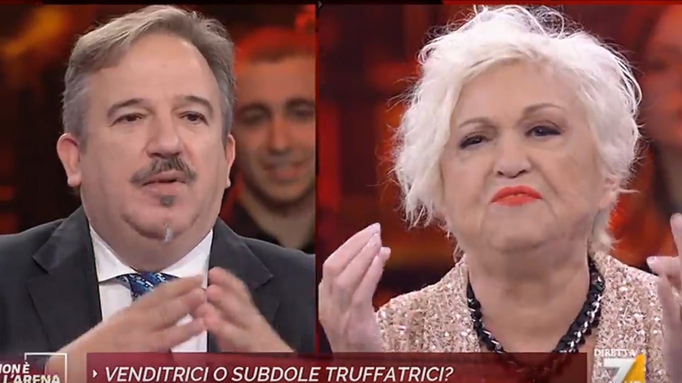 "Avete rovinato persone", "Prenda lo scioglipancia". Lite tra Telese e Wanna Marchi