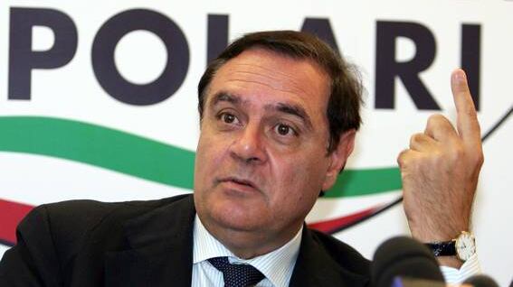 Mastella rinviato a giudizio per associazione a delinquere