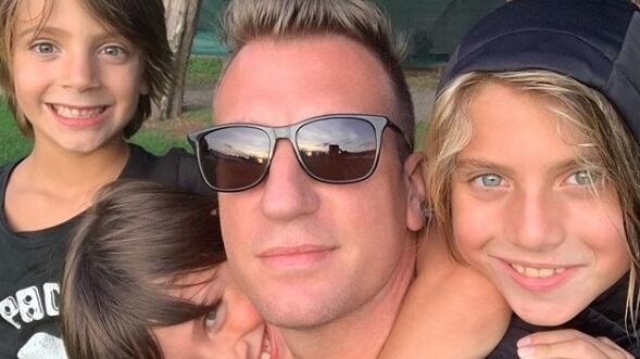 Maxi Lopez rivede i figli. L'avvocato di Wanda Nara: "Da 10 mesi non paga gli alimenti"