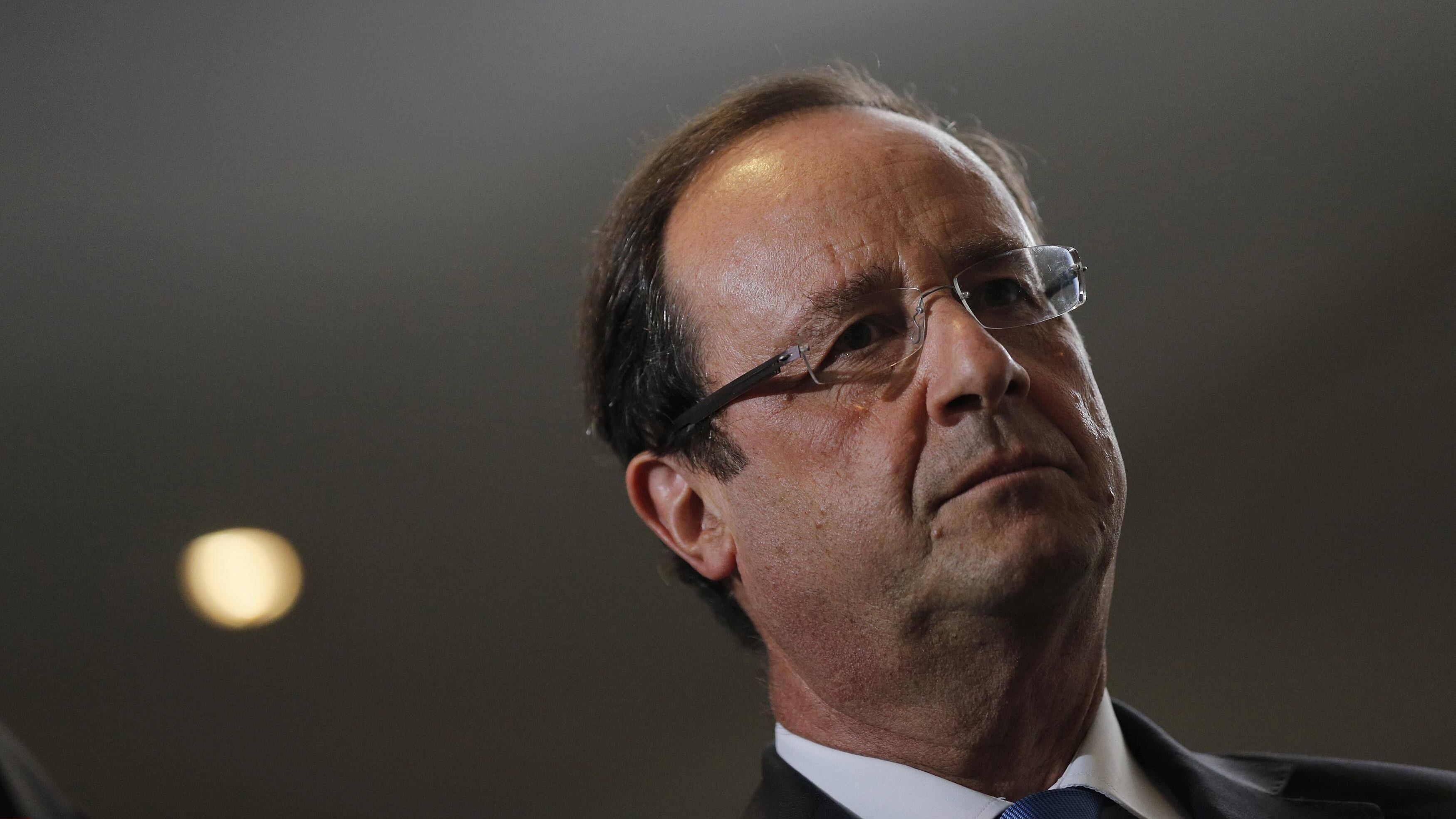 Hollande fa bloccare l'accordo con l'Iran: teme la fretta degli Usa