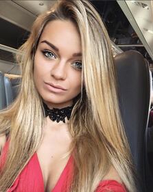Mercedesz Henger sexy lato b tra le lenzuola 11