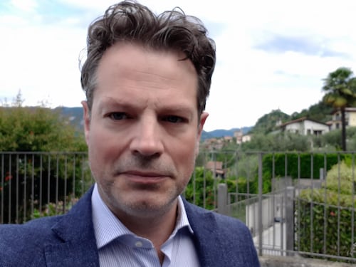 "Abbandonati e soli: la violenza usata per regolare i rapporti sociali"