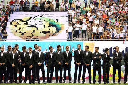 Iran in partenza per i Mondiali. I giocatori baciano il Corano 4