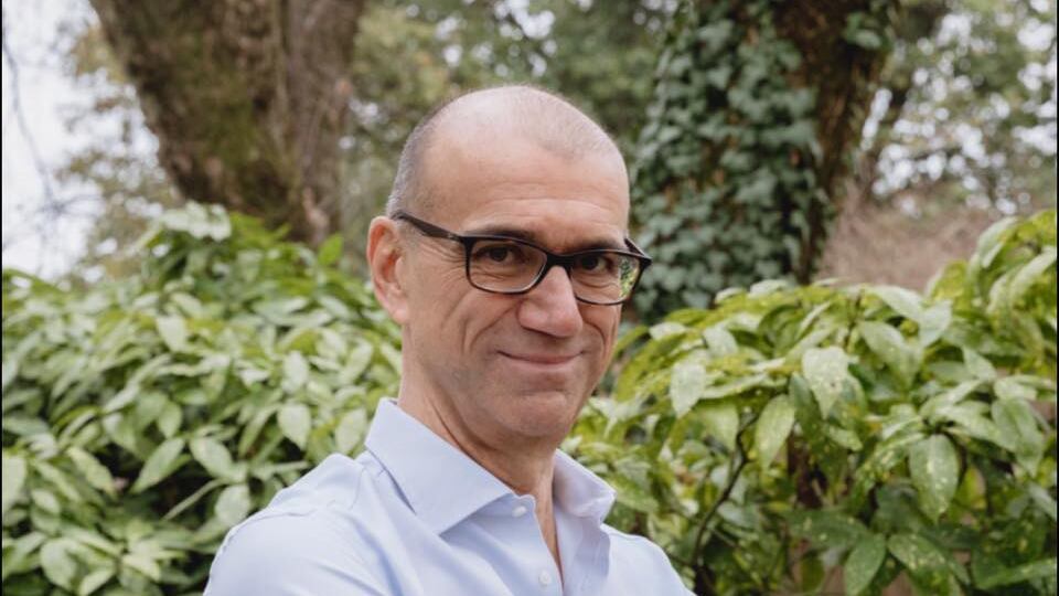 Definisce "nemici" gli americani: bufera sul candidato sindaco di centrosinistra