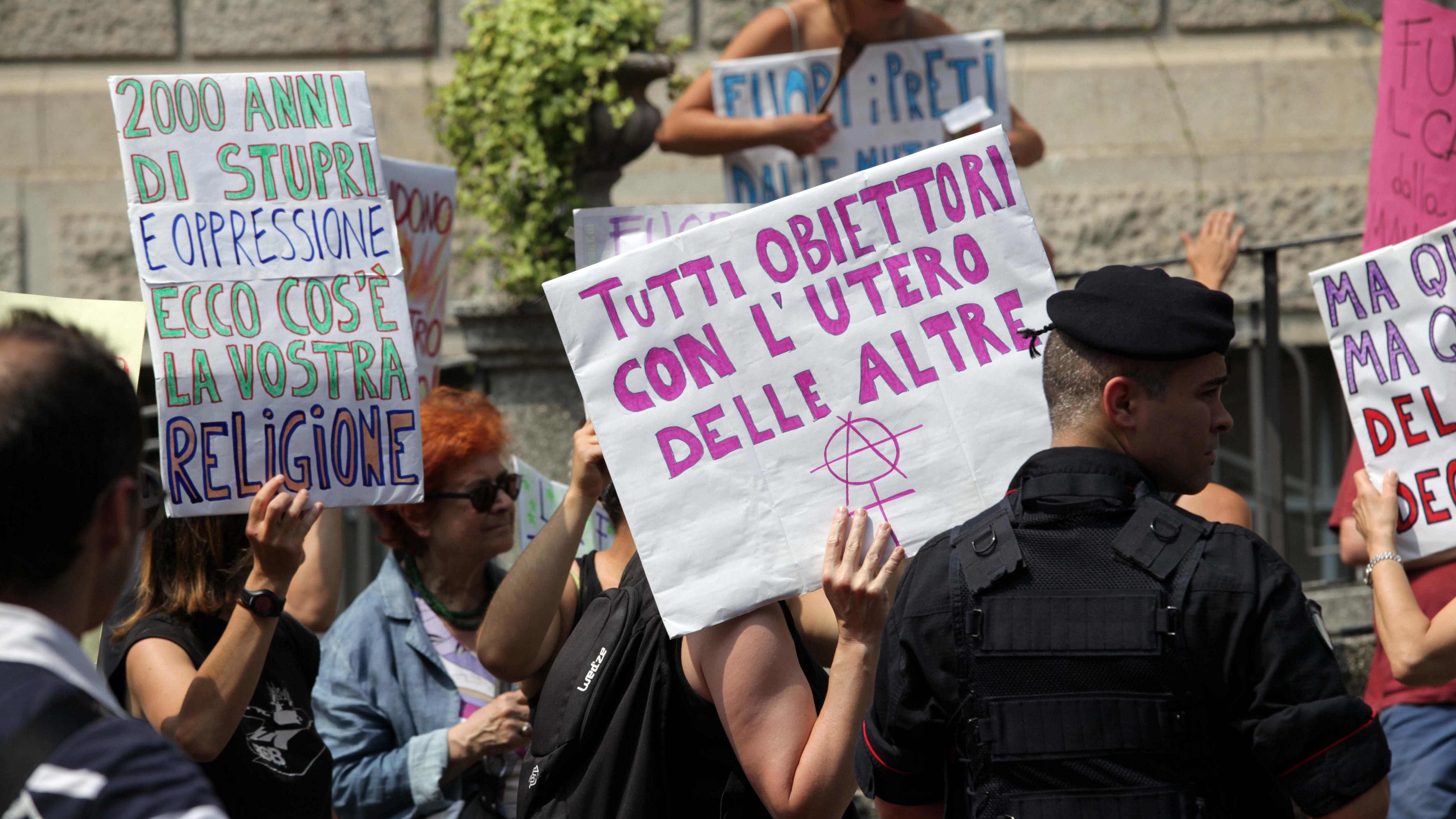 Il Centro di aiuto alla vita: «I tagli ci fanno chiudere»