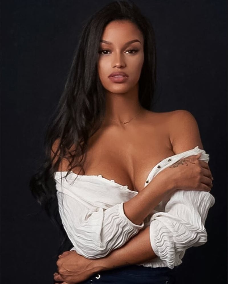 Fanny Neguesha, le foto Instagram più belle dell'ex di Balotelli 1
