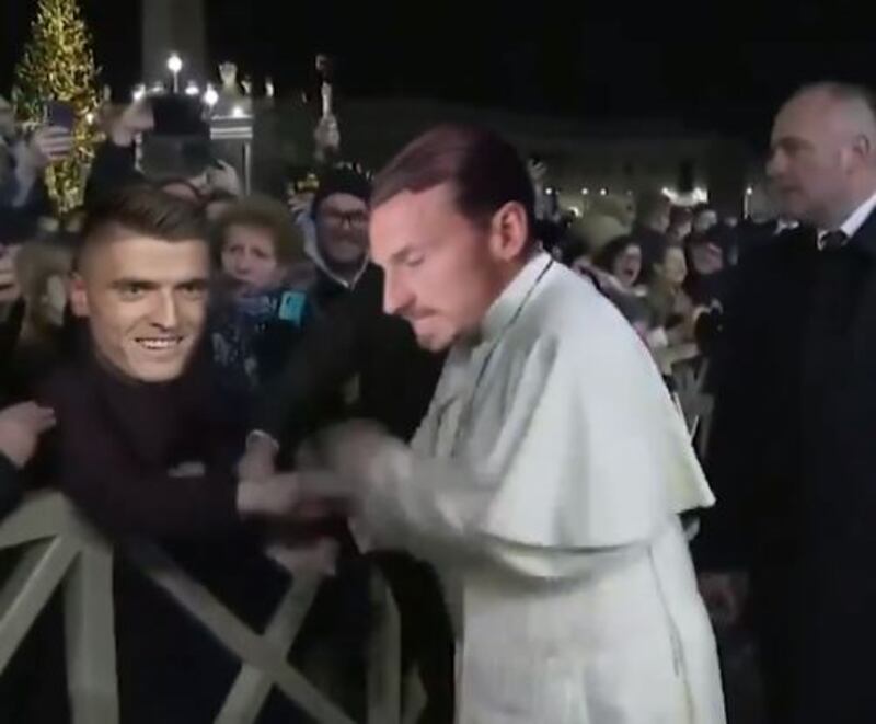 Da Ibra Papa a Zlatan messia: tutti i meme più simpatici sui social 7