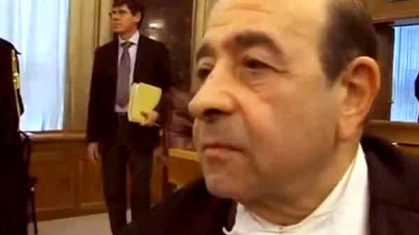 Il Pd all'attacco dei 5 Stelle: in balia di uno studio legale