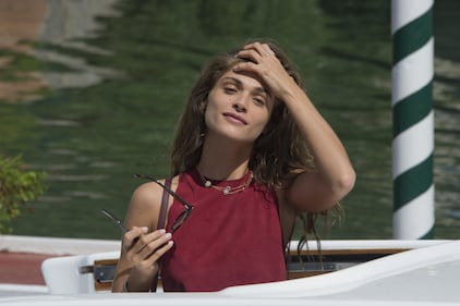 Mostra di Venezia, l'arrivo della madrina Elisa Sednaoui 13