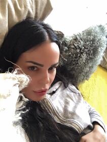 Nina Moric hot dopo la doccia 19