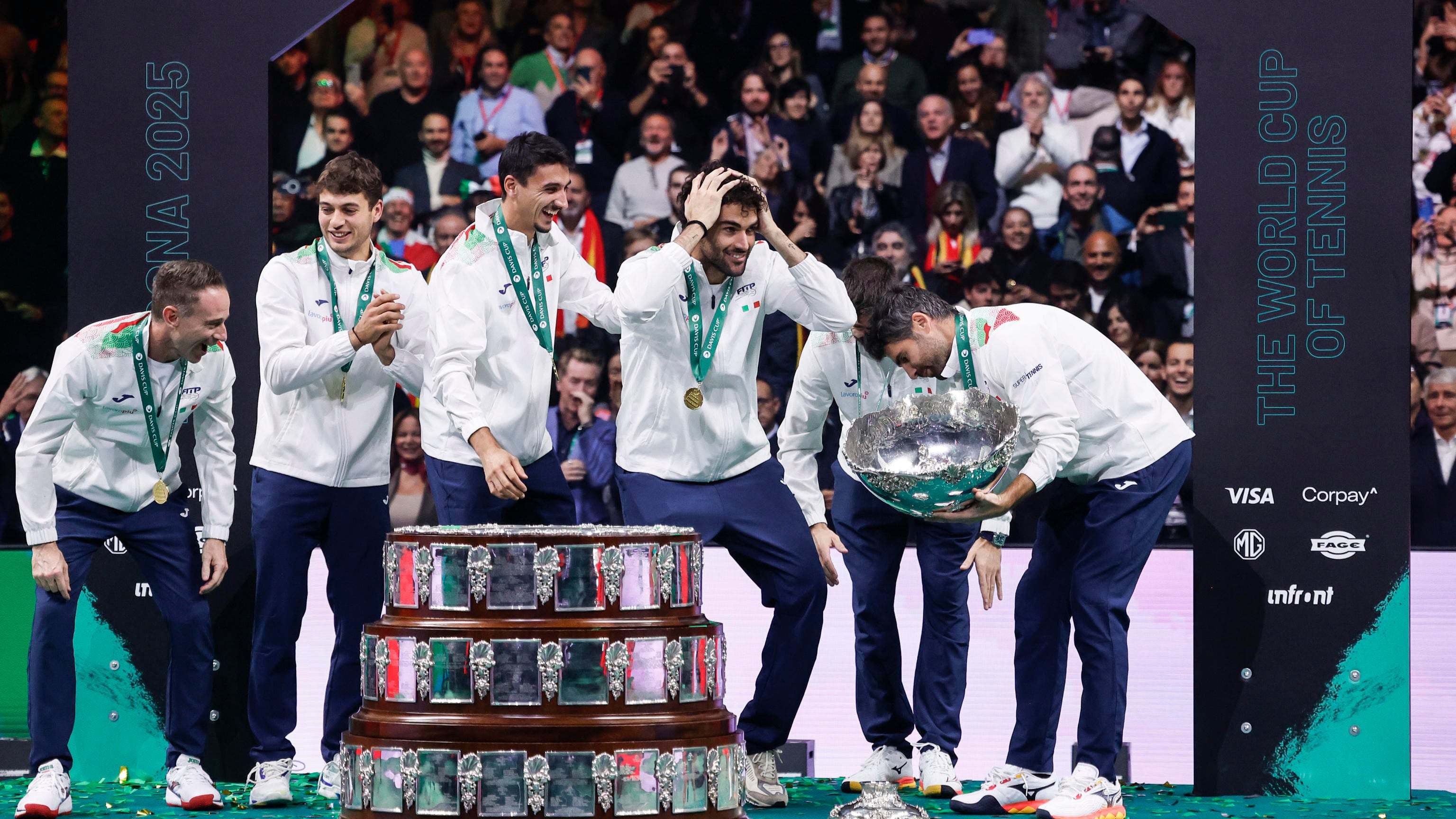 Coppa Davis, l'Italia "rompe" l'insalatiera: cosa è successo durante la premiazione