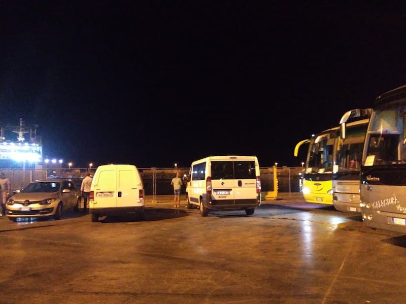 Lo sbarco dei migranti della Open Arms a Porto Empedocle  1