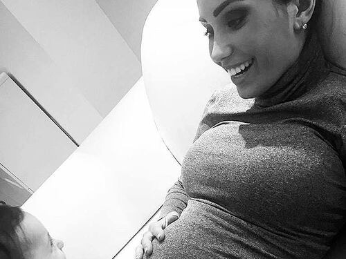 Federica Nargi incinta, la foto del pancino su Instagram