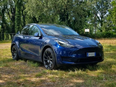 Tesla Model Y RWD 2023, guarda la galleria fotografica  1