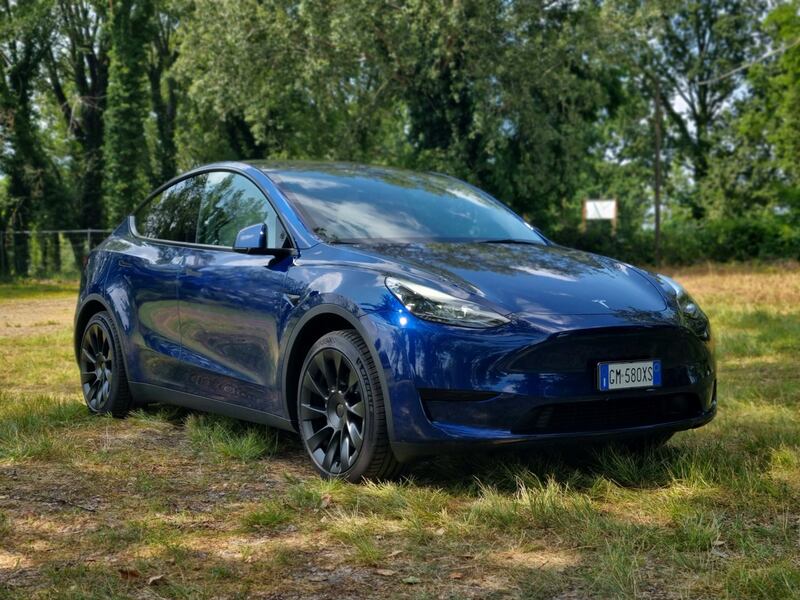 Tesla Model Y RWD 2023, guarda la galleria fotografica 1