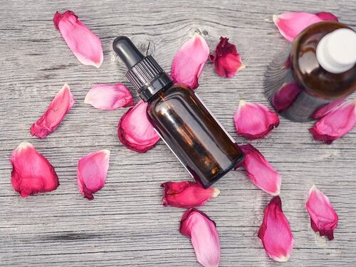 Olio di neem, l’alleato per la cura della pelle e dei capelli