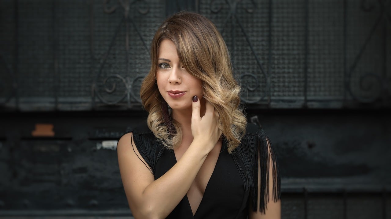 Capelli, quali tagli snelliscono il viso: 5 look che stanno bene alle over 40