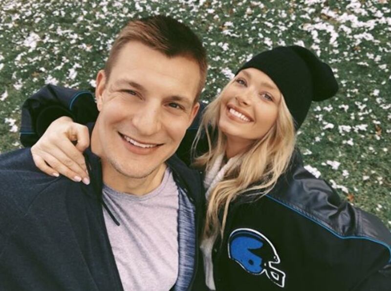 Camille Kostek, le foto più sensuali 9