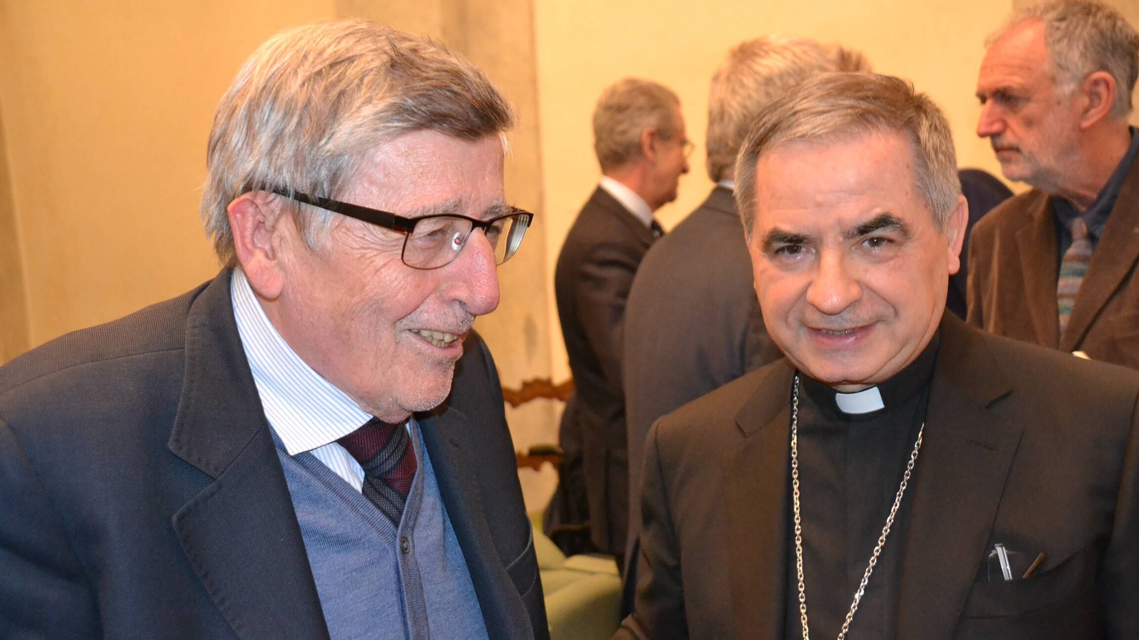 Vaticano, lady Becciu libera: "Un attacco contro di me"