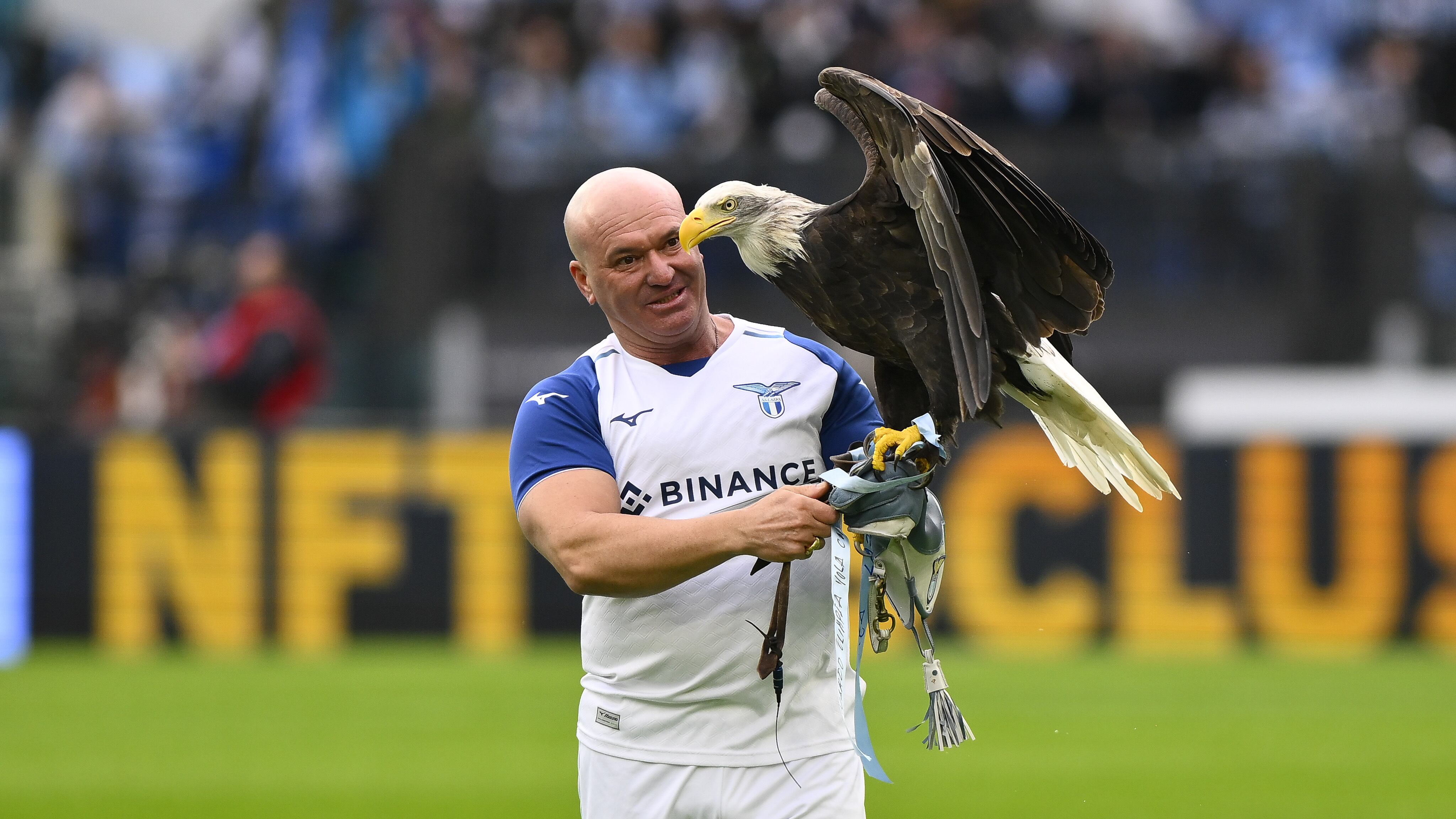La Lazio, Lotito e l'ultimo (bassissimo) volo del falconiere Juan Bernabé