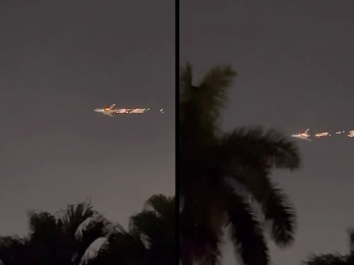 Boeing in fiamme dopo il decollo: "È stato un guasto" - VIDEO