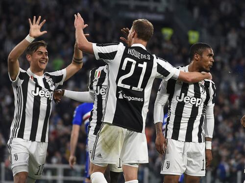 La Juventus spazza via 3-0 la Sampdoria: il Napoli scivola a meno sei