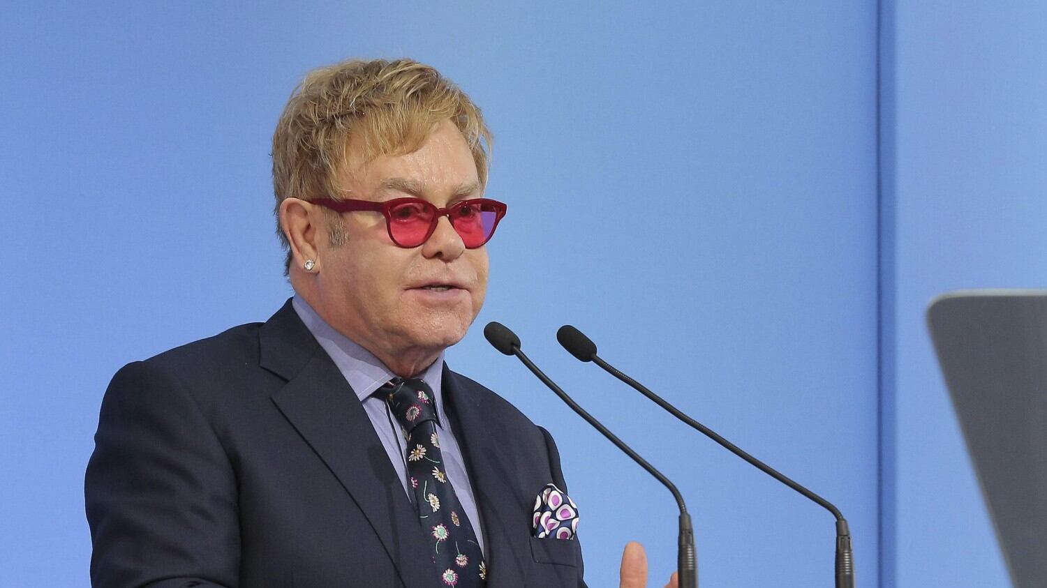 Elton John, obiettivo Sanremo Pronto ad «aprire» il Festival